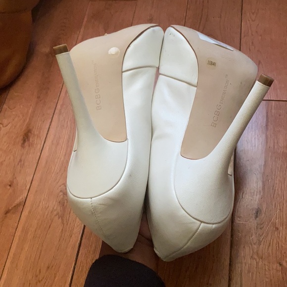 White peep toes heels - Picture 3 of 3
